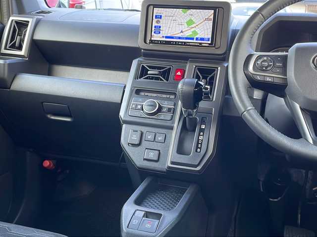 ダイハツ タフト G クロムベンチャー 青森県 2024(令6)年 1.1万km フォレストカーキメタリック 4WD/社外ナビ・フルセグTV/CD・DVD・Bluetooth/バックカメラ/スカイフィールトップ/前席シートヒーター/スマートアシスト/衝突軽減ブレーキ/車線逸脱警報/アダプティブドライビングビーム/コーナーセンサー/サイド・カーテンエアバッグ/ETC/LEDヘッドライト/LEDフォグライト/純正15インチアルミ/ルーフレール/スマートキー