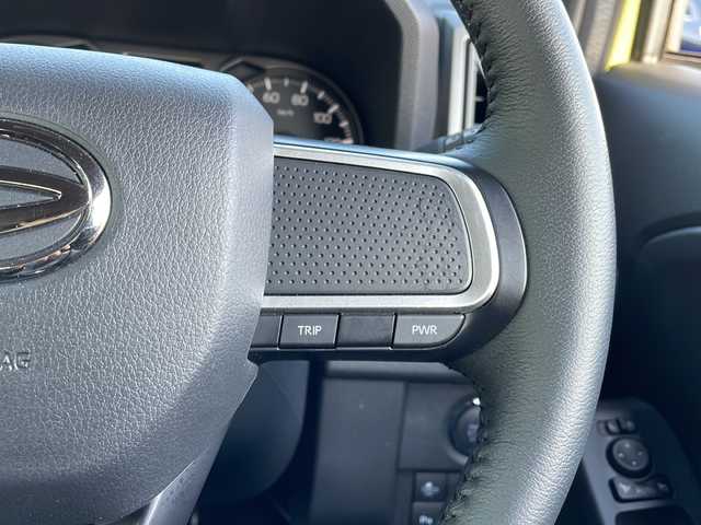 ダイハツ タフト G クロムベンチャー 青森県 2024(令6)年 1.1万km フォレストカーキメタリック 4WD/社外ナビ・フルセグTV/CD・DVD・Bluetooth/バックカメラ/スカイフィールトップ/前席シートヒーター/スマートアシスト/衝突軽減ブレーキ/車線逸脱警報/アダプティブドライビングビーム/コーナーセンサー/サイド・カーテンエアバッグ/ETC/LEDヘッドライト/LEDフォグライト/純正15インチアルミ/ルーフレール/スマートキー