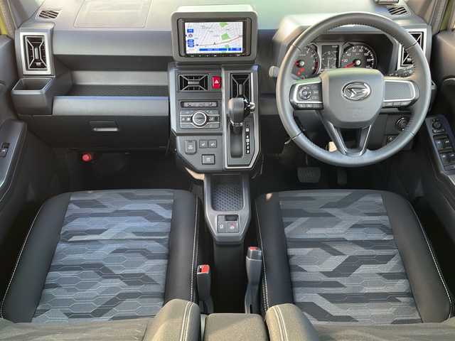 ダイハツ タフト G クロムベンチャー 青森県 2024(令6)年 1.1万km フォレストカーキメタリック 4WD/社外ナビ・フルセグTV/CD・DVD・Bluetooth/バックカメラ/スカイフィールトップ/前席シートヒーター/スマートアシスト/衝突軽減ブレーキ/車線逸脱警報/アダプティブドライビングビーム/コーナーセンサー/サイド・カーテンエアバッグ/ETC/LEDヘッドライト/LEDフォグライト/純正15インチアルミ/ルーフレール/スマートキー