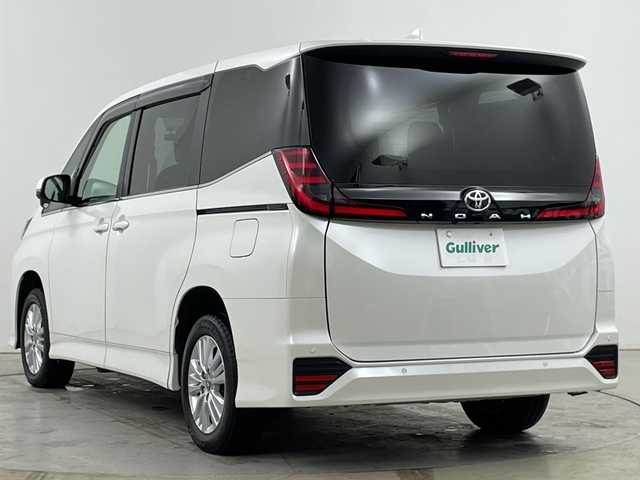 トヨタ ノア S－Z 道央・札幌 2022(令4)年 2.5万km ホワイトパールクリスタルシャイン ・４ＷＤ/トヨタセーフティセンス/・プリクラッシュセーフティ　/・純正10.5ディスプレイオーディオ　/・フルセグTV/バックカメラ/・ビルトインＥＴＣ２．０　/・シートヒーター/ハーフレザーシート　/・ステアリングヒーター/・両側パワースライドドア/・パワーバックドア　OP/・ブラインドスポットモニター/・アドバンストドライブ/・社外ドライブレコーダー　/・社外デジタルインナーミラー/・デュアルオートエアコン/・プロジェクター式LEDヘッドライト/・オートハイビーム