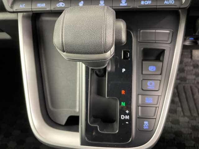 トヨタ ノア S－Z 道央・札幌 2022(令4)年 2.5万km ホワイトパールクリスタルシャイン ・４ＷＤ/トヨタセーフティセンス/・プリクラッシュセーフティ　/・純正10.5ディスプレイオーディオ　/・フルセグTV/バックカメラ/・ビルトインＥＴＣ２．０　/・シートヒーター/ハーフレザーシート　/・ステアリングヒーター/・両側パワースライドドア/・パワーバックドア　OP/・ブラインドスポットモニター/・アドバンストドライブ/・社外ドライブレコーダー　/・社外デジタルインナーミラー/・デュアルオートエアコン/・プロジェクター式LEDヘッドライト/・オートハイビーム