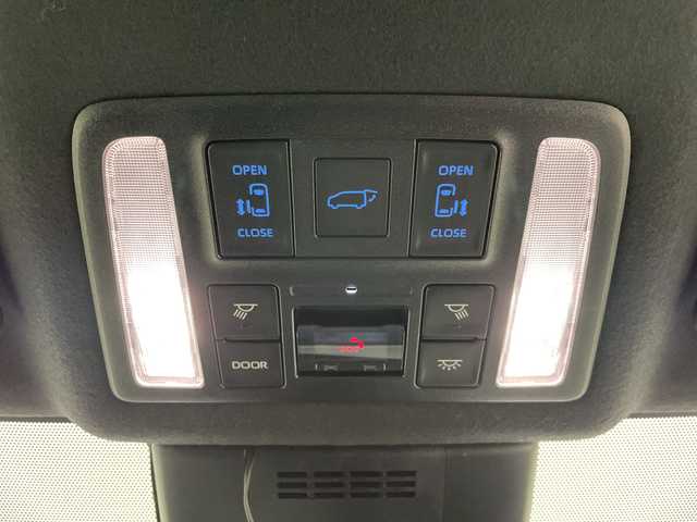 トヨタ ノア S－Z 道央・札幌 2022(令4)年 2.5万km ホワイトパールクリスタルシャイン ・４ＷＤ/トヨタセーフティセンス/・プリクラッシュセーフティ　/・純正10.5ディスプレイオーディオ　/・フルセグTV/バックカメラ/・ビルトインＥＴＣ２．０　/・シートヒーター/ハーフレザーシート　/・ステアリングヒーター/・両側パワースライドドア/・パワーバックドア　OP/・ブラインドスポットモニター/・アドバンストドライブ/・社外ドライブレコーダー　/・社外デジタルインナーミラー/・デュアルオートエアコン/・プロジェクター式LEDヘッドライト/・オートハイビーム