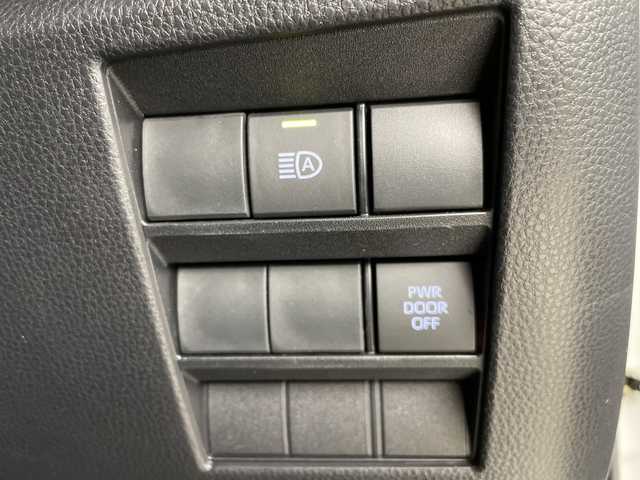 トヨタ ノア S－Z 道央・札幌 2022(令4)年 2.5万km ホワイトパールクリスタルシャイン ・４ＷＤ/トヨタセーフティセンス/・プリクラッシュセーフティ　/・純正10.5ディスプレイオーディオ　/・フルセグTV/バックカメラ/・ビルトインＥＴＣ２．０　/・シートヒーター/ハーフレザーシート　/・ステアリングヒーター/・両側パワースライドドア/・パワーバックドア　OP/・ブラインドスポットモニター/・アドバンストドライブ/・社外ドライブレコーダー　/・社外デジタルインナーミラー/・デュアルオートエアコン/・プロジェクター式LEDヘッドライト/・オートハイビーム