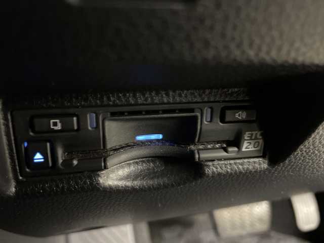 トヨタ ノア S－Z 道央・札幌 2022(令4)年 2.5万km ホワイトパールクリスタルシャイン ・４ＷＤ/トヨタセーフティセンス/・プリクラッシュセーフティ　/・純正10.5ディスプレイオーディオ　/・フルセグTV/バックカメラ/・ビルトインＥＴＣ２．０　/・シートヒーター/ハーフレザーシート　/・ステアリングヒーター/・両側パワースライドドア/・パワーバックドア　OP/・ブラインドスポットモニター/・アドバンストドライブ/・社外ドライブレコーダー　/・社外デジタルインナーミラー/・デュアルオートエアコン/・プロジェクター式LEDヘッドライト/・オートハイビーム