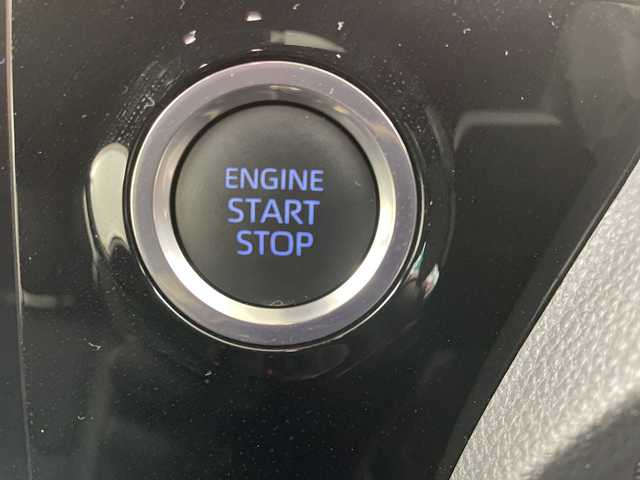 トヨタ ノア S－Z 道央・札幌 2022(令4)年 2.5万km ホワイトパールクリスタルシャイン ・４ＷＤ/トヨタセーフティセンス/・プリクラッシュセーフティ　/・純正10.5ディスプレイオーディオ　/・フルセグTV/バックカメラ/・ビルトインＥＴＣ２．０　/・シートヒーター/ハーフレザーシート　/・ステアリングヒーター/・両側パワースライドドア/・パワーバックドア　OP/・ブラインドスポットモニター/・アドバンストドライブ/・社外ドライブレコーダー　/・社外デジタルインナーミラー/・デュアルオートエアコン/・プロジェクター式LEDヘッドライト/・オートハイビーム