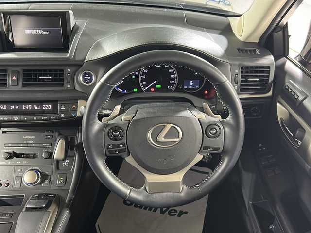 レクサス ＣＴ 200h バージョンC 広島県 2014(平26)年 5.5万km ファイアーアゲートマイカメタリック 純正ナビ　/CD/DVD/フルセグＴＶ/Bluetooth/USB/AUX　/黒革シート　/バックカメラ/ビルトインETC/前方ドライブレコーダー/黒革シート/前席パワーシート/前席シートヒーター/運転席メモリーシート/レーダークルーズコントロール/ＬＥＤヘッドライト/フォグライト /オートライト/自動防眩ミラー/トノカバー/スマートキー/スペアキー×２