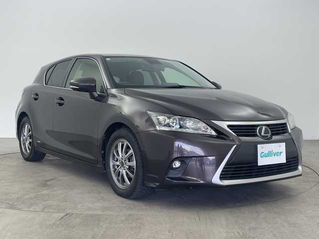 レクサス ＣＴ 200h バージョンC 大分県 2014(平26)年 5.5万km ファイアーアゲートマイカメタリック 純正ナビ　/CD/DVD/フルセグＴＶ/Bluetooth/USB/AUX　/黒革シート　/バックカメラ/ビルトインETC/前方ドライブレコーダー/黒革シート/前席パワーシート/前席シートヒーター/運転席メモリーシート/レーダークルーズコントロール/ＬＥＤヘッドライト/フォグライト /オートライト/自動防眩ミラー/トノカバー/スマートキー/スペアキー×２