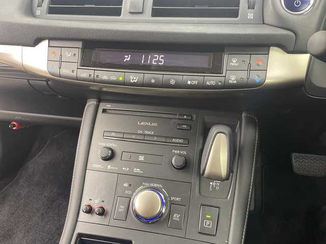 レクサス ＣＴ 200h バージョンC 大分県 2014(平26)年 5.5万km ファイアーアゲートマイカメタリック 純正ナビ　/CD/DVD/フルセグＴＶ/Bluetooth/USB/AUX　/黒革シート　/バックカメラ/ビルトインETC/前方ドライブレコーダー/黒革シート/前席パワーシート/前席シートヒーター/運転席メモリーシート/レーダークルーズコントロール/ＬＥＤヘッドライト/フォグライト /オートライト/自動防眩ミラー/トノカバー/スマートキー/スペアキー×２