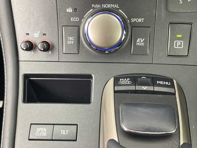 レクサス ＣＴ 200h バージョンC 大分県 2014(平26)年 5.5万km ファイアーアゲートマイカメタリック 純正ナビ　/CD/DVD/フルセグＴＶ/Bluetooth/USB/AUX　/黒革シート　/バックカメラ/ビルトインETC/前方ドライブレコーダー/黒革シート/前席パワーシート/前席シートヒーター/運転席メモリーシート/レーダークルーズコントロール/ＬＥＤヘッドライト/フォグライト /オートライト/自動防眩ミラー/トノカバー/スマートキー/スペアキー×２