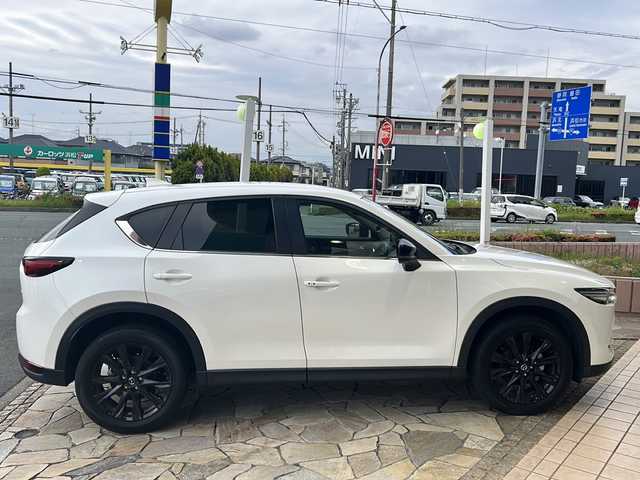 マツダ ＣＸ－５ XD ブラックトーンエディション 静岡県 2021(令3)年 5.6万km スノーフレイクホワイトパールマイカ 【主要装備】/純正ナビ　/ハーフレザーシート　/前席シートヒーター　/ＥＴＣ　/オートホールド　/ステアリングスイッチ　/アラウンドビューモニター　/パワーバックドア　/レーダークルーズコントロール　/ＢＯＳＥサウンド　/ＢＳＭ/プッシュスタート/スマートキー/LEDヘッドライト/純正19インチアルミホイール/プリクラッシュセーフティ