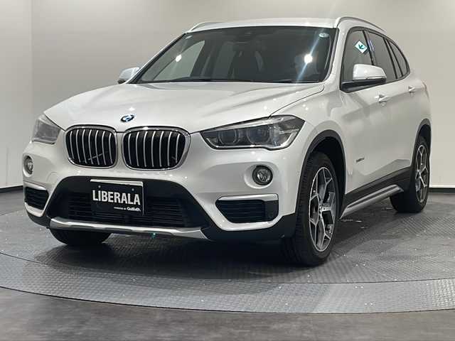 ＢＭＷ Ｘ１ xDrive 18d 新潟県 2017(平29)年 8.5万km ミネラルホワイト アクティブクルーズコントロール/ヘッドアップディスプレイ/純正HDDナビ/バックカメラ/アイドリングストップ/格納電動ウィンカーミラー/プッシュスタート/ETC/ダイナミックスタビリティコントロール/パークディスタンスコントロール/パフォーマンスコントロール/ヒルディセントコントロール/パーキングアシスト/スペアキー