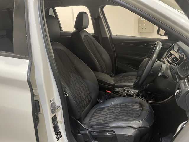 ＢＭＷ Ｘ１ xDrive 18d 新潟県 2017(平29)年 8.5万km ミネラルホワイト アクティブクルーズコントロール/ヘッドアップディスプレイ/純正HDDナビ/バックカメラ/アイドリングストップ/格納電動ウィンカーミラー/プッシュスタート/ETC/ダイナミックスタビリティコントロール/パークディスタンスコントロール/パフォーマンスコントロール/ヒルディセントコントロール/パーキングアシスト/スペアキー