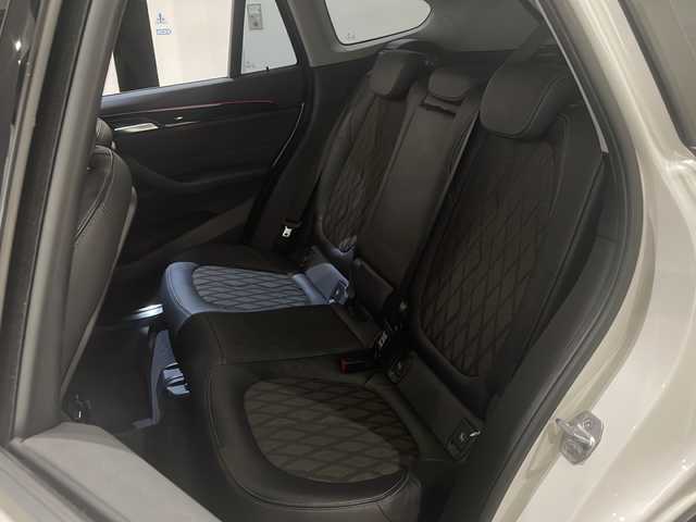 ＢＭＷ Ｘ１ xDrive 18d 新潟県 2017(平29)年 8.5万km ミネラルホワイト アクティブクルーズコントロール/ヘッドアップディスプレイ/純正HDDナビ/バックカメラ/アイドリングストップ/格納電動ウィンカーミラー/プッシュスタート/ETC/ダイナミックスタビリティコントロール/パークディスタンスコントロール/パフォーマンスコントロール/ヒルディセントコントロール/パーキングアシスト/スペアキー