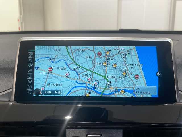 ＢＭＷ Ｘ１ xDrive 18d 新潟県 2017(平29)年 8.5万km ミネラルホワイト アクティブクルーズコントロール/ヘッドアップディスプレイ/純正HDDナビ/バックカメラ/アイドリングストップ/格納電動ウィンカーミラー/プッシュスタート/ETC/ダイナミックスタビリティコントロール/パークディスタンスコントロール/パフォーマンスコントロール/ヒルディセントコントロール/パーキングアシスト/スペアキー