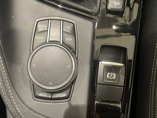 ＢＭＷ Ｘ１ xDrive 18d 新潟県 2017(平29)年 8.5万km ミネラルホワイト アクティブクルーズコントロール/ヘッドアップディスプレイ/純正HDDナビ/バックカメラ/アイドリングストップ/格納電動ウィンカーミラー/プッシュスタート/ETC/ダイナミックスタビリティコントロール/パークディスタンスコントロール/パフォーマンスコントロール/ヒルディセントコントロール/パーキングアシスト/スペアキー