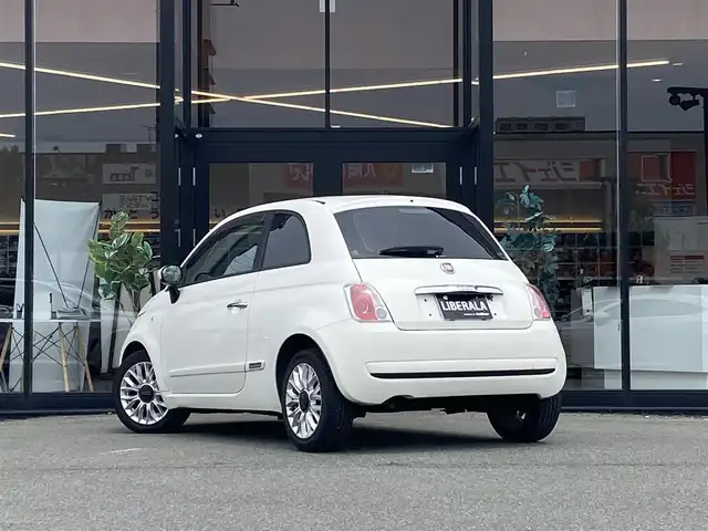 フィアット ５００ ペッレ 福岡県 2014(平26)年 5.5万km 白 ・社外ナビ/・バックカメラ/・赤革シート/・ETC/・純正15AW/・キーレスキー/・保証書/・取扱説明書
