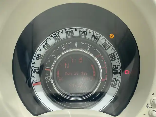 フィアット ５００ ペッレ 福岡県 2014(平26)年 5.5万km 白 ・社外ナビ/・バックカメラ/・赤革シート/・ETC/・純正15AW/・キーレスキー/・保証書/・取扱説明書
