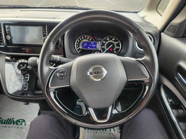 日産 デイズ ルークス HWS X Vセレクション 群馬県 2018(平30)年 7.7万km オーシャンブルーP 純正9型ナビ/　(Bluetooth/CD/DVD)/フルセグTV/両側パワースライドドア/アラウンドビューモニター/ビルトインETC2.0/ソナー機能/インテリジェントエマージェンシーブレーキ/踏み間違い防止アシスト/車線逸脱警報/ビークルスタビリティコントロール/LEDヘッドランプ/オートライト/ハイビームアシスト/本革巻きステアリング/ステアリングスイッチ/合皮/スエード調クロスコンビシート/純正15インチアルミホイール/インテリジェントキー/プッシュエンジンスターター/イモビライザー/禁煙車
