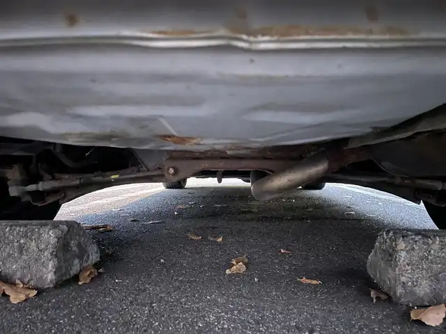 トヨタ アベンシス Xi 新潟県 2003(平15)年 15万km シルバーM ワンオーナー/純正ホイール夏タイヤ装着/ドアバイザー/ドアバイザー/ステアリングスイッチ/純正フロアマット/スペアキー1個