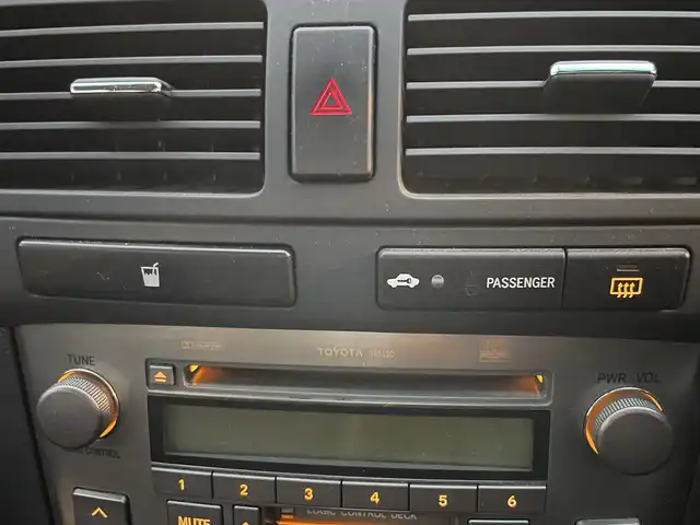 トヨタ アベンシス Xi 新潟県 2003(平15)年 15万km シルバーM ワンオーナー/純正ホイール夏タイヤ装着/ドアバイザー/ドアバイザー/ステアリングスイッチ/純正フロアマット/スペアキー1個