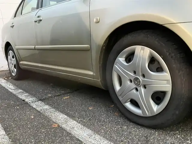 トヨタ アベンシス Xi 新潟県 2003(平15)年 15万km シルバーM ワンオーナー/純正ホイール夏タイヤ装着/ドアバイザー/ドアバイザー/ステアリングスイッチ/純正フロアマット/スペアキー1個