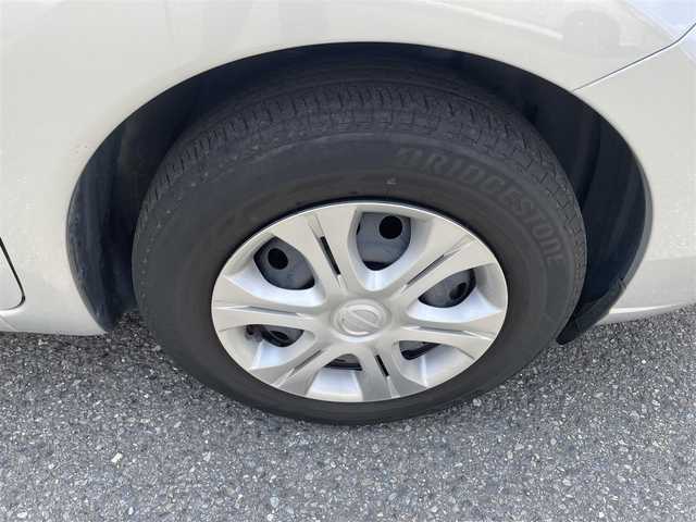 日産 ノート X DIG－S 神奈川県 2019(令1)年 3.4万km ブリリアントシルバー 助手席スライドアップシート/純正ナビ＆フルセグTV/CD/DVD/SD/BT/AUX/アラウンドビューモニター/デジタルインナーミラー/インテリジェントエマージェンシーブレーキ/車線逸脱防止支援システム/アイドリングストップ/ETC/コーナーセンサー/スマートキー/プッシュスタート/オートライト/LEDライト/電格ミラー/Wエアバッグ/横滑り防止装置/ABS/ドアバイザー/フロアマット/保証書/取扱説明書/スペアキー