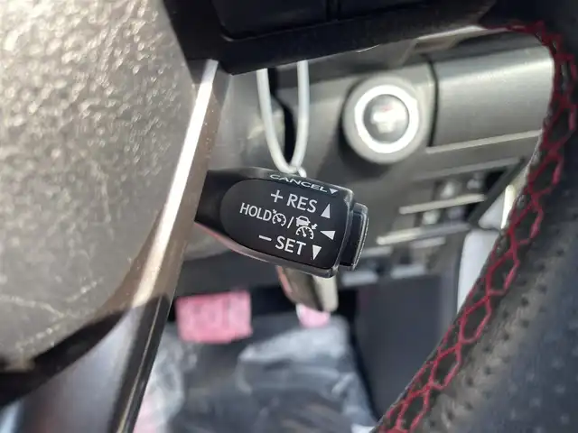 トヨタ ハイラックス Z GRスポーツ 佐賀県 2023(令5)年 3.5万km スーパーホワイトⅡ ワンオーナー/パートタイム4WD/純正8インチディスプレイオーディオ(ナビ機能有)/・AM/FM/USB/Bluetooth/パノラミックビューモニター/ETC/ハーフレザーシート/D席パワーシート/パドルシフト/革巻きステアリング/ステアリングリモコン/純正18インチアルミホイール/純正LEDヘッドライト/純正LEDフォグランプ/リヤフォグランプ/純正フロアマット/純正ドアバイザ―/新車保証書/取扱説明書/スペアキー１本/トヨタセーフティセンス/・レーダークルーズコントロール/・レーンディパーチャーアラート/・プリクラッシュセーフティ/・ロードサインアシスト/・クリアランスソナー