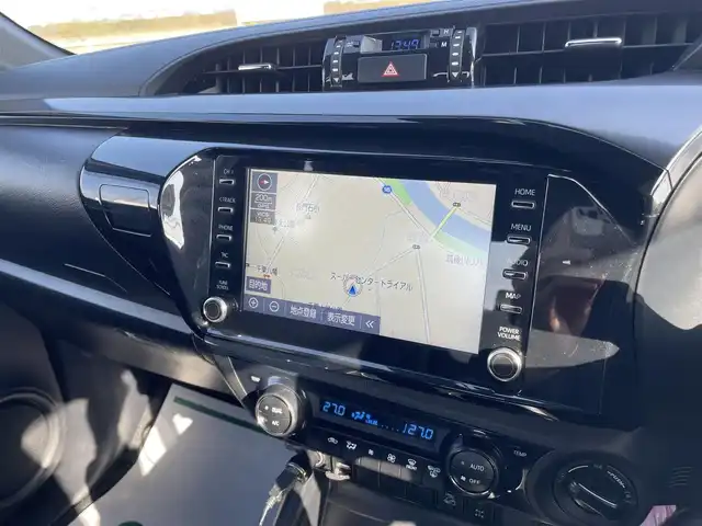 トヨタ ハイラックス Z GRスポーツ 佐賀県 2023(令5)年 3.5万km スーパーホワイトⅡ ワンオーナー/パートタイム4WD/純正8インチディスプレイオーディオ(ナビ機能有)/・AM/FM/USB/Bluetooth/パノラミックビューモニター/ETC/ハーフレザーシート/D席パワーシート/パドルシフト/革巻きステアリング/ステアリングリモコン/純正18インチアルミホイール/純正LEDヘッドライト/純正LEDフォグランプ/リヤフォグランプ/純正フロアマット/純正ドアバイザ―/新車保証書/取扱説明書/スペアキー１本/トヨタセーフティセンス/・レーダークルーズコントロール/・レーンディパーチャーアラート/・プリクラッシュセーフティ/・ロードサインアシスト/・クリアランスソナー