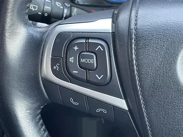 トヨタ ハリアー エレガンス 佐賀県 2016(平28)年 8.5万km ブラック サンルーフ　アルパインナビ　フルセグＴＶ　ＥＴＣ　ハーフレザーシート　シートヒーター　パワーシート　純正１７インチＡＷ　ＬＥＤヘッドライト　オートライト　革巻きステアリング　プッシュスタート　取扱説明書　保証書