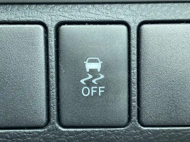 トヨタ ハリアー エレガンス 佐賀県 2016(平28)年 8.5万km ブラック サンルーフ　アルパインナビ　フルセグＴＶ　ＥＴＣ　ハーフレザーシート　シートヒーター　パワーシート　純正１７インチＡＷ　ＬＥＤヘッドライト　オートライト　革巻きステアリング　プッシュスタート　取扱説明書　保証書