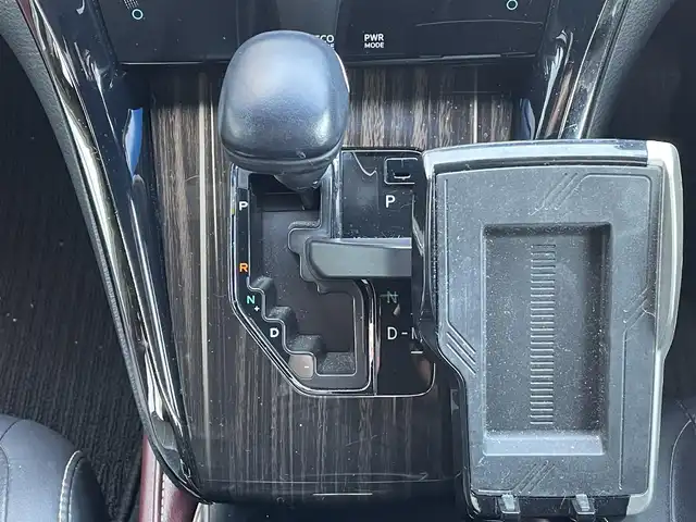 トヨタ ハリアー エレガンス 佐賀県 2016(平28)年 8.5万km ブラック サンルーフ　アルパインナビ　フルセグＴＶ　ＥＴＣ　ハーフレザーシート　シートヒーター　パワーシート　純正１７インチＡＷ　ＬＥＤヘッドライト　オートライト　革巻きステアリング　プッシュスタート　取扱説明書　保証書