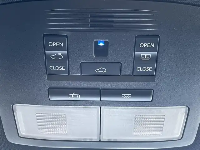 トヨタ ハリアー エレガンス 佐賀県 2016(平28)年 8.5万km ブラック サンルーフ　アルパインナビ　フルセグＴＶ　ＥＴＣ　ハーフレザーシート　シートヒーター　パワーシート　純正１７インチＡＷ　ＬＥＤヘッドライト　オートライト　革巻きステアリング　プッシュスタート　取扱説明書　保証書