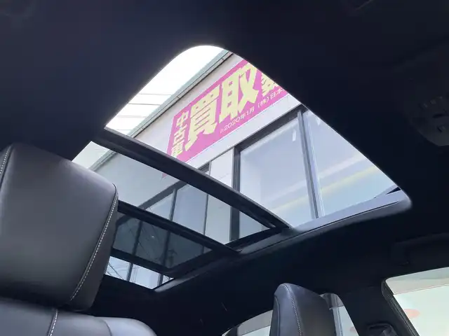 トヨタ ハリアー エレガンス 佐賀県 2016(平28)年 8.5万km ブラック サンルーフ　アルパインナビ　フルセグＴＶ　ＥＴＣ　ハーフレザーシート　シートヒーター　パワーシート　純正１７インチＡＷ　ＬＥＤヘッドライト　オートライト　革巻きステアリング　プッシュスタート　取扱説明書　保証書