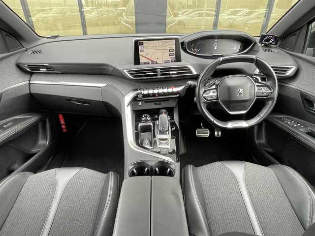 プジョー ３００８ GTライン 石川県 2018(平30)年 5.7万km 黒 パノラマサンルーフ/衝突軽減ブレーキ/アダプティブクルーズコントロール/ブラインドスポットモニター/純正ナビ/フルセグＴＶ/バックカメラ/クリアランスソナー/ＬＥＤライト/パフュームディフューザー