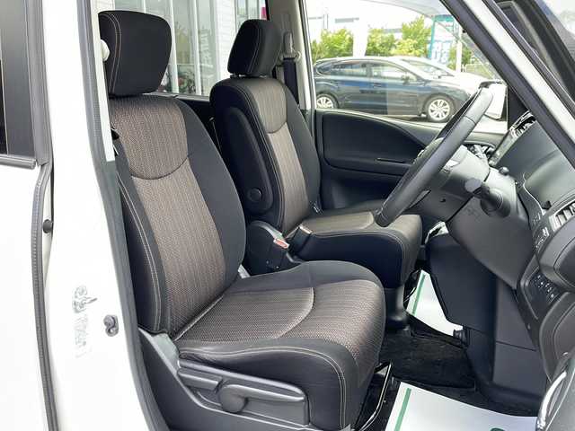 日産 セレナ ハイウェイS S HV Aセーフ 山形県 2014(平26)年 7.9万km ブリリアントホワイトパール 禁煙車/エマージェンシーブレーキ/ビークルダイナミクスコントロール/全周囲カメラ/クリアランスソナー/純正ナビ/フルセグ/ドラレコ前後/クルーズコントロール/アイドリングストップ/両側パワースライドドア/ETC/プッシュスタート/スマートキー/スペアキー/LEDヘッドライト/フォグランプ
