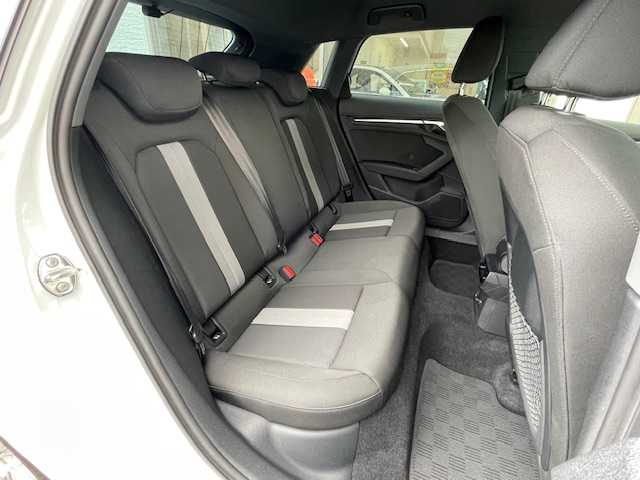 アウディ Ａ３ SB 30TFSI アドバンスド 愛知県 2022(令4)年 1.6万km グレイシアホワイトメタリック /禁煙車・ワンオーナー//純正メモリナビ//フルセグTV・USB・AM・FM・Apple CarPlay・Android Auto//バックカメラ・ETC2.0//前後ドライブレコーダー//LEDオートライト//オートハイビームアシスト//純正17インチアルミホイール//ナビゲーションパッケージ//MMIナビ//バーチャルコックピット//コンビニエンス&アシスタンスパッケージ//アダプティブクルーズアシスト//アダプティブクルーズコントロール//アクティブレーンアシスト//リヤクロストラフィックアシスト//接近警告//アダプティブドライブアシスト//レーン逸脱警告//横滑り防止//アウディホールドアシスト//フロントシートヒーター//フロントシート電動調整//ランバーサポート4ウェイ//アドバンストキーシステム//電動格納ミラーウィンカー//ハイグロスパッケージ//48Vマイルドハイブリッドシステム//2ゾーンオートマチックエアコン//スタートストップシステム//スタンダードシート(デビュークロス)//本革巻ステアリング//パドルシフト//ストレージパッケージ//アウディプレセンスフロント//電子パーキングブレーキ//イモビライザー//スペアキー1本//保証書/取扱説明書
