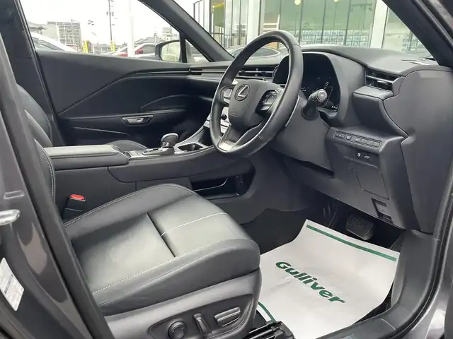 レクサス ＬＢＸ リラックス 長崎県 2024(令6)年 2.2万km ソニッククロム 純正ディスプレイオーディオ/ナビ/BT/Mira cast/USB/フルセグTV/パノラマビューモニター/レクサスセーフティシステム/アドバンスドドライブ/合皮革シート/前席シートヒーター/D席パワーシート/ステアリングヒーター/レーダークルーズコントロール/パワーバックドア/ビルトインETC