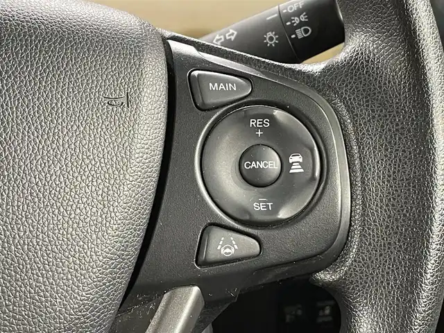 ホンダ フリード G ホンダセンシング 愛知県 2017(平29)年 5.9万km ホワイトオーキッドパール 純正ナビ/衝突軽減ブレーキ/両側電動スライドドア/レーダークルーズコントロール/ビルトインETC/バックカメラ/フルセグTV/Bluetooth/レーンキープアシスト/プッシュスタート/スマートキー/CD/DVD再生/アイドリングストップ/ミュージックサーバー/純正フロアマット/ウィンカーミラー/電動格納ミラー/ヘッドライトレベライザー/横滑り防止装置/寒冷地仕様/ECON/ステアリングリモコン/先行車発進お知らせ