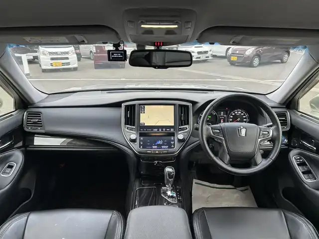 トヨタ クラウン ハイブリッド アスリートS 和歌山県 2016(平28)年 7.9万km プレシャスシルバー 後期型/純正8インチナビ/バックカメラ/衝突被害軽減ブレーキ/レーダークルーズコントロール/横滑り防止装置/前後コーナーセンサー/ドライブレコーダー/ETC/パワーシート/シートヒーター/ステアリングヒーター/オートライト/LEDヘッドライト/フォグランプ/レザー調シートカバー