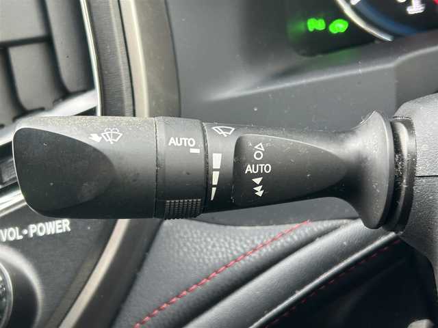 トヨタ クラウン ハイブリッド アスリートS 和歌山県 2016(平28)年 7.9万km プレシャスシルバー 後期型/純正8インチナビ/バックカメラ/衝突被害軽減ブレーキ/レーダークルーズコントロール/横滑り防止装置/前後コーナーセンサー/ドライブレコーダー/ETC/パワーシート/シートヒーター/ステアリングヒーター/オートライト/LEDヘッドライト/フォグランプ/レザー調シートカバー