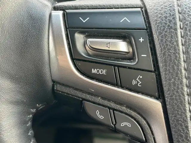 トヨタ クラウン ハイブリッド アスリートS 和歌山県 2016(平28)年 7.9万km プレシャスシルバー 後期型/純正8インチナビ/バックカメラ/衝突被害軽減ブレーキ/レーダークルーズコントロール/横滑り防止装置/前後コーナーセンサー/ドライブレコーダー/ETC/パワーシート/シートヒーター/ステアリングヒーター/オートライト/LEDヘッドライト/フォグランプ/レザー調シートカバー