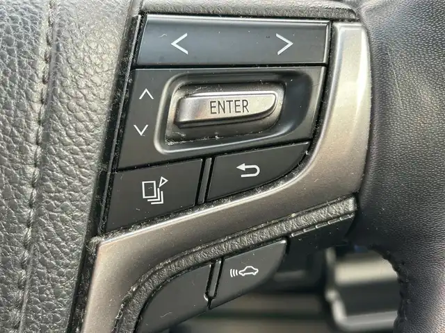 トヨタ クラウン ハイブリッド アスリートS 和歌山県 2016(平28)年 7.9万km プレシャスシルバー 後期型/純正8インチナビ/バックカメラ/衝突被害軽減ブレーキ/レーダークルーズコントロール/横滑り防止装置/前後コーナーセンサー/ドライブレコーダー/ETC/パワーシート/シートヒーター/ステアリングヒーター/オートライト/LEDヘッドライト/フォグランプ/レザー調シートカバー