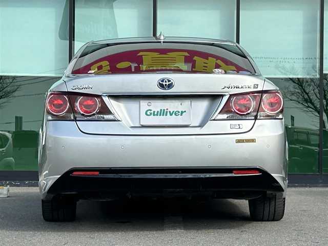 トヨタ クラウン ハイブリッド アスリートS 和歌山県 2016(平28)年 7.9万km プレシャスシルバー 後期型/純正8インチナビ/バックカメラ/衝突被害軽減ブレーキ/レーダークルーズコントロール/横滑り防止装置/前後コーナーセンサー/ドライブレコーダー/ETC/パワーシート/シートヒーター/ステアリングヒーター/オートライト/LEDヘッドライト/フォグランプ/レザー調シートカバー