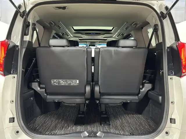 トヨタ アルファード S Cパッケージ 大阪府 2023(令5)年 1.9万km ホワイトパールクリスタルシャイン サンルーフ　黒革シート　モデリスタエアロ／マフラー　後席モニター　三眼ＬＥＤ　デジタルインナーミラー　純正ナビＴＶ　パワーシート／ヒーター／エアコン　電動リアゲート　ＢＳＭ　衝突軽減　レーダーＣ