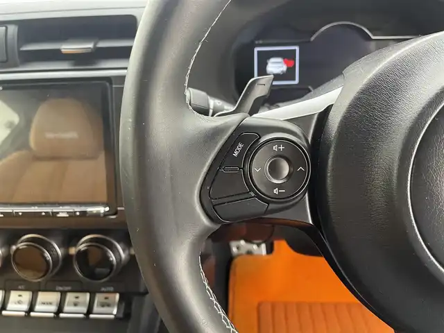 トヨタ ＧＲ８６ SZ 兵庫県 2023(令5)年 1.6万km パール 社外メモリナビ（ケンウッド　MDV-M908HDL）/（CD、DVD、SD、BT、フルセグ）/HDMI/カロッツェリアツイーター/アルパインミラー型ドライブレコーダー/バックカメラ/ETC/パドルシフト/クリアランスソナー/ACC/PCS/LDW/RAB/MAIN　FACTORYマフラー/LEDヘッドライト/社外シートカバー/社外マット/純正フロアマット積載/社外バイザー/純正15インチAW/スペアキー×１