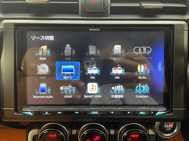 トヨタ ＧＲ８６ SZ 兵庫県 2023(令5)年 1.6万km パール 社外メモリナビ（ケンウッド　MDV-M908HDL）/（CD、DVD、SD、BT、フルセグ）/HDMI/カロッツェリアツイーター/アルパインミラー型ドライブレコーダー/バックカメラ/ETC/パドルシフト/クリアランスソナー/ACC/PCS/LDW/RAB/MAIN　FACTORYマフラー/LEDヘッドライト/社外シートカバー/社外マット/純正フロアマット積載/社外バイザー/純正15インチAW/スペアキー×１