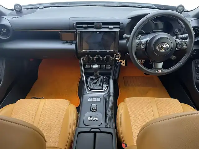 トヨタ ＧＲ８６ SZ 兵庫県 2023(令5)年 1.6万km パール 社外メモリナビ（ケンウッド　MDV-M908HDL）/（CD、DVD、SD、BT、フルセグ）/HDMI/カロッツェリアツイーター/アルパインミラー型ドライブレコーダー/バックカメラ/ETC/パドルシフト/クリアランスソナー/ACC/PCS/LDW/RAB/MAIN　FACTORYマフラー/LEDヘッドライト/社外シートカバー/社外マット/純正フロアマット積載/社外バイザー/純正15インチAW/スペアキー×１