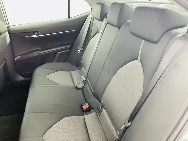 トヨタ カムリ G 福島県 2021(令3)年 4.2万km プラチナホワイトパールマイカ トヨタセーフティセンス/・プリクラッシュセーフティ/・レーントレーシングアシスト/・先行車発進告知機能/・ブラインドスポットモニター/純正9インチディスプレイオーディオ/・6スピーカー/・DVD/CD/BT/USB/AM/FM/バックカメラ/オートクルーズコントロール/LEDオートライト/・フォグランプ/・オートハイビーム/パワーシート/純正17インチアルミホイール付きサマータイヤ/MTモード付AT/充電用USB端子/純正フロアマット/電動格納ミラー/電子パーキング/・オートホールド/プッシュスタート/・スマートキー