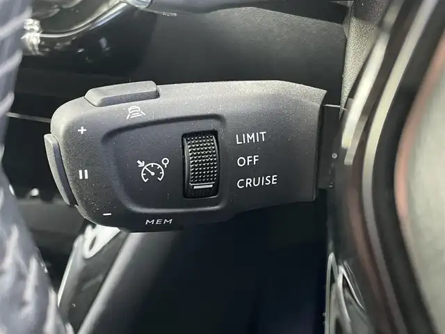 プジョー ２０８ アリュール 東京都 2020(令2)年 3.3万km 黄 純正ナビ／ＤＴＶ/ＵＳＢ／ＢＴオーディオ/Ｂカメラ/ワイヤレス充電/前後ドラレコ/ＥＴＣ/ワイヤレス充電/クティブセーフティブレーキ/電動パーキングブレーキ