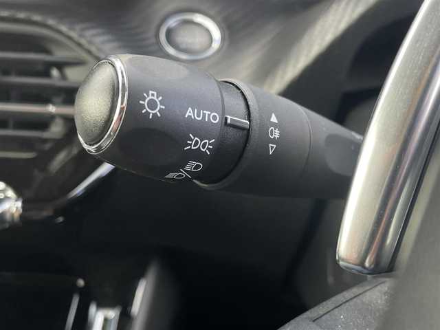 プジョー ２０８ アリュール 東京都 2020(令2)年 3.3万km 黄 純正ナビ／ＤＴＶ/ＵＳＢ／ＢＴオーディオ/Ｂカメラ/ワイヤレス充電/前後ドラレコ/ＥＴＣ/ワイヤレス充電/クティブセーフティブレーキ/電動パーキングブレーキ